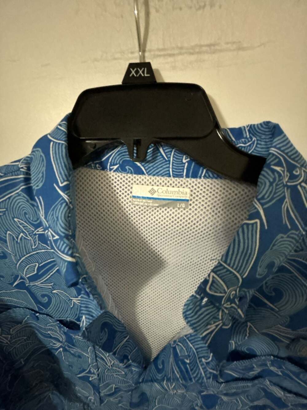 Columbia PFG Performance Fishing Gear Short Sleeve Button Down Shirt with Marlin